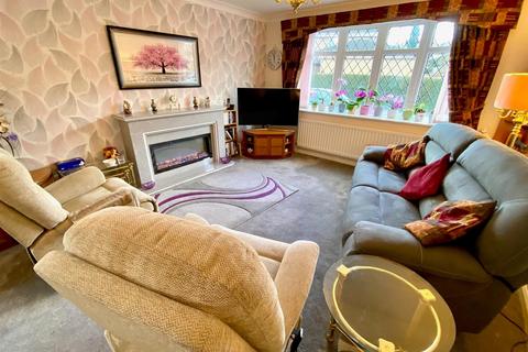 2 bedroom detached bungalow for sale, Shillbank View, Mirfield