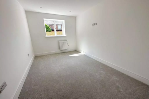 2 bedroom flat to rent, Wilmslow Road, Didsbury, Manchester, M20