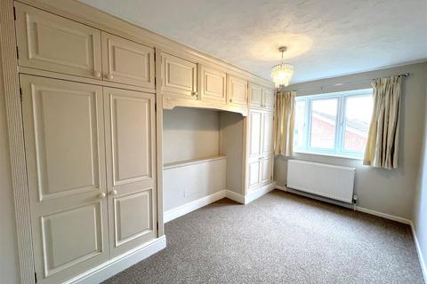 2 bedroom flat for sale - Fox Hollow Drive, Bexleyheath DA7