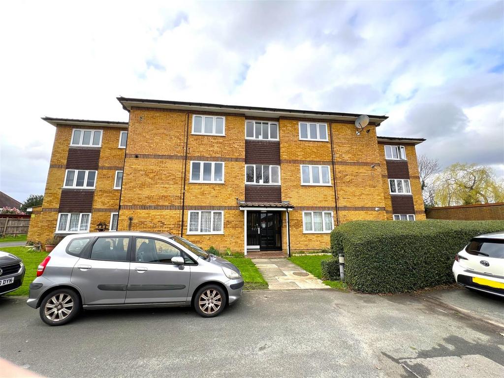Fox Hollow Drive, Bexleyheath DA7 2 bed flat for sale £259,999