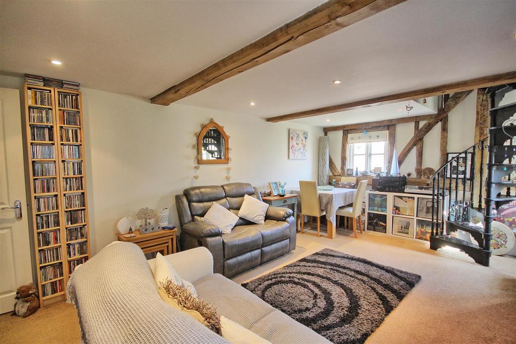 Living/dining room