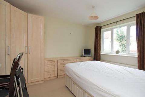 2 bedroom flat for sale, Skelldale Close, Ripon