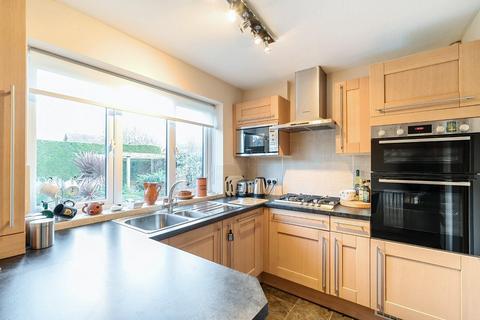8 Bishopdale Drive, Collingham, Wetherby, LS22 5LP