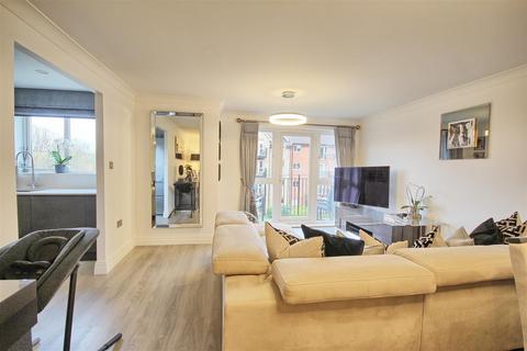 2 bedroom apartment for sale, Sutton Court, Ware SG12