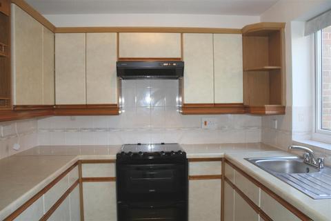 2 bedroom terraced house to rent, 8 Ashton Place