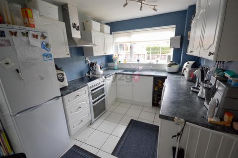 3 bedroom end of terrace house for sale, Norgreave Way, Halfway, Sheffield, S20