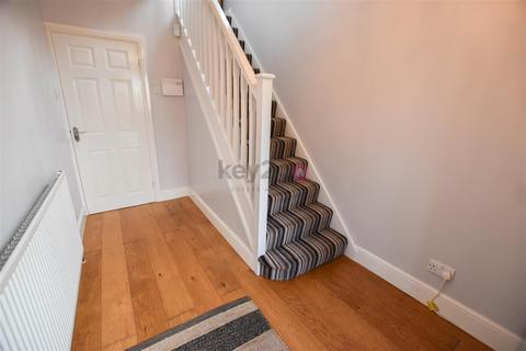 3 bedroom detached house for sale - Hollinsend Road, Sheffield, S12