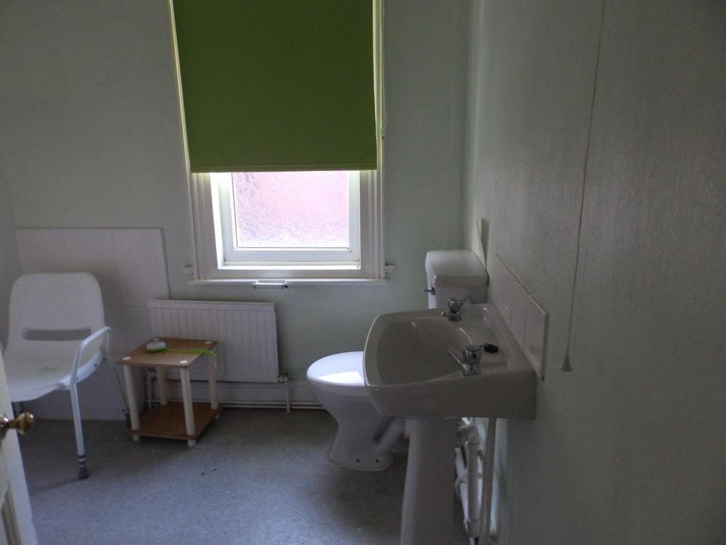 Wet Room .JPG