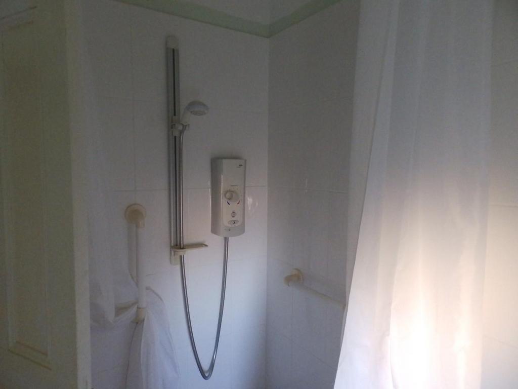 Wet Room 2.JPG