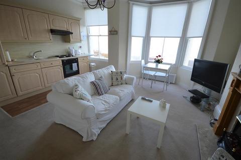 1 bedroom flat to rent, The Crescent, Filey, YO14 9JS