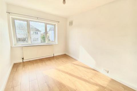 2 bedroom flat to rent, Redesdale Gardens, Isleworth