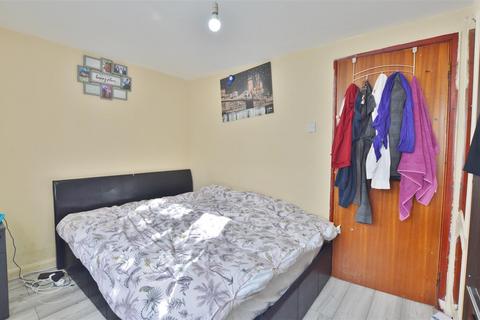 2 bedroom maisonette for sale, Mallard Drive, Slough