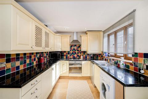 46 Godwin Close, London, E4 7RQ