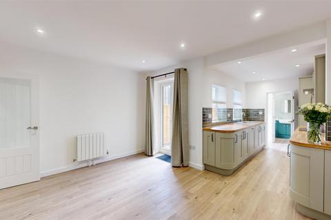 3 bedroom end of terrace house to rent - Conduit Road, Stamford
