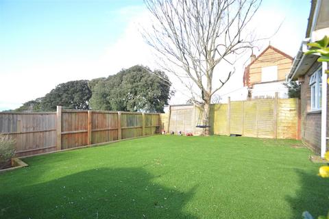 4 bedroom detached bungalow for sale, Connaught Road, East Cowes