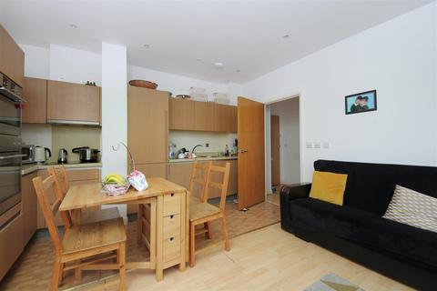 2 bedroom apartment for sale - Bromyard House W3