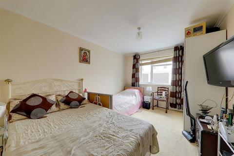 1 bedroom flat for sale, Cambridge Road, Worthing BN11