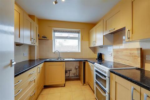 1 bedroom flat for sale, Cambridge Road, Worthing BN11