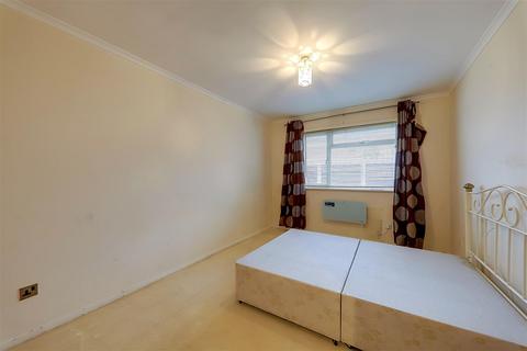 1 bedroom flat for sale, Cambridge Road, Worthing BN11