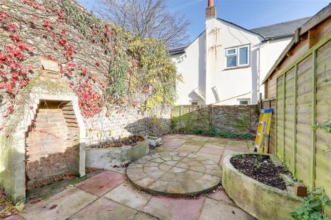2 bedroom terraced house for sale - Park Road, Worthing BN11