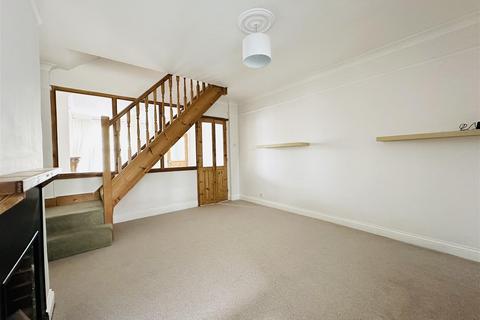 2 bedroom terraced house to rent, Station Road, Stanstead Abbotts SG12