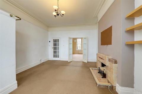 2 bedroom flat for sale, 137 Brighton Road, Worthing BN11
