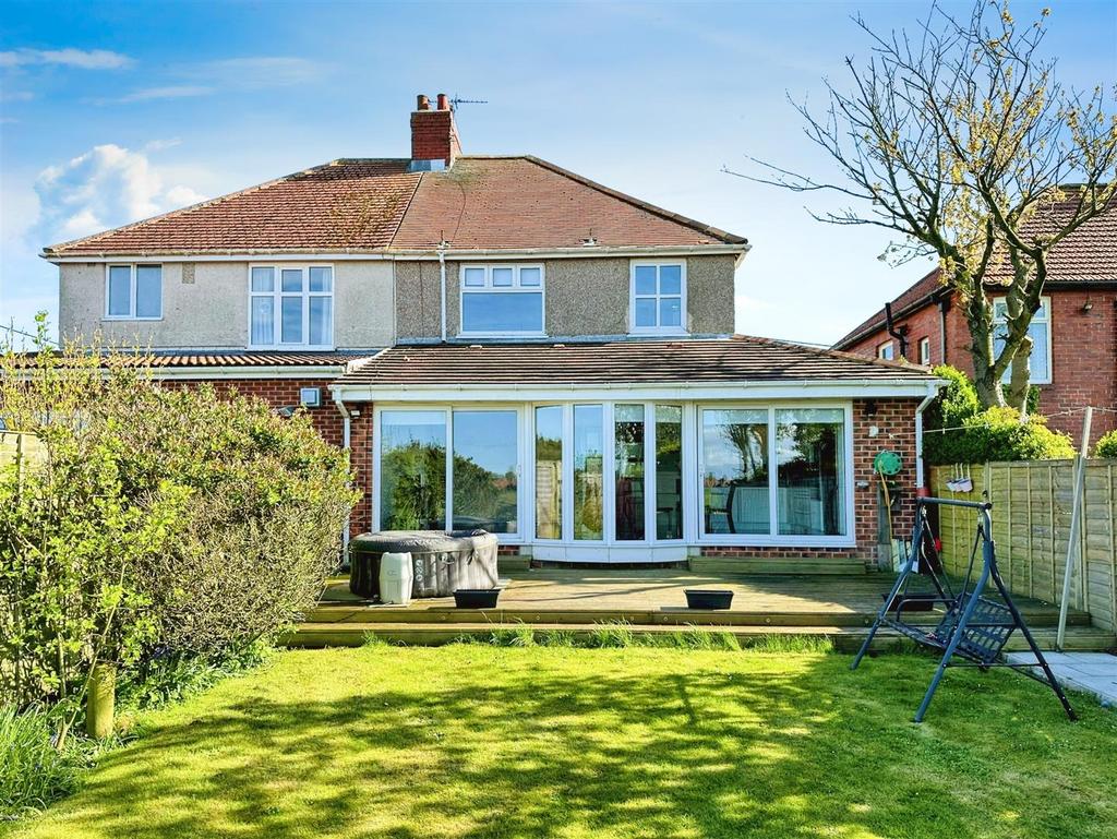 Thornleigh Gardens,Cleadon Village,SR6 3 bed house for sale £395,000