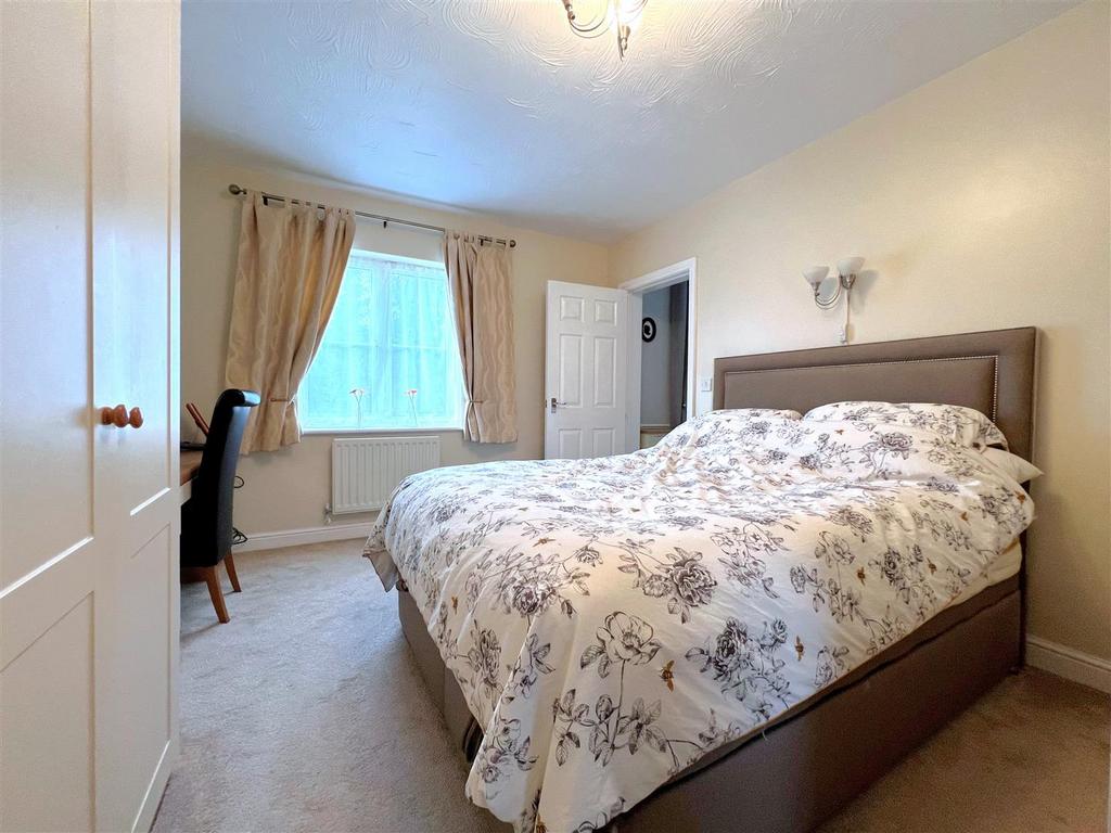 Bedroom 1.jpg