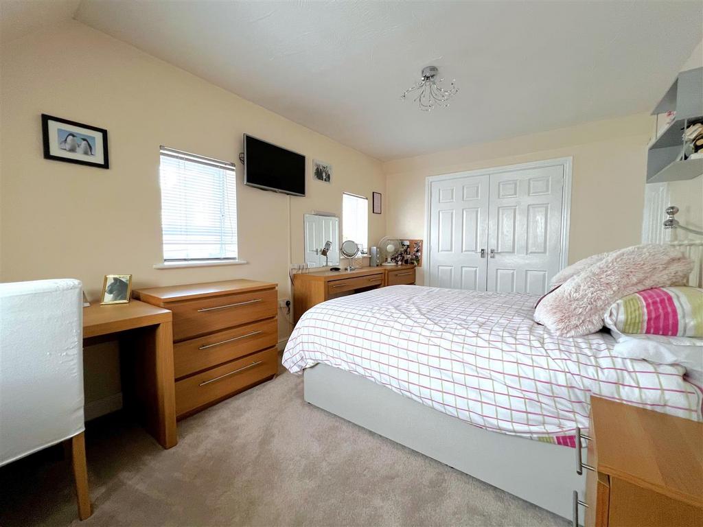 Bed 3.jpg