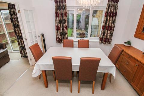 8 Cotswold Close, Corby, NN18 8GN