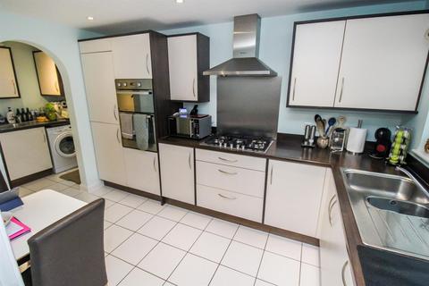 8 Cotswold Close, Corby, NN18 8GN