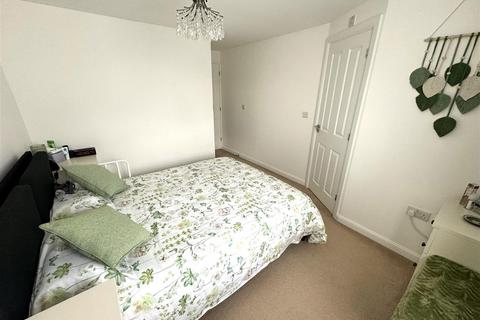 8 Cotswold Close, Corby, NN18 8GN