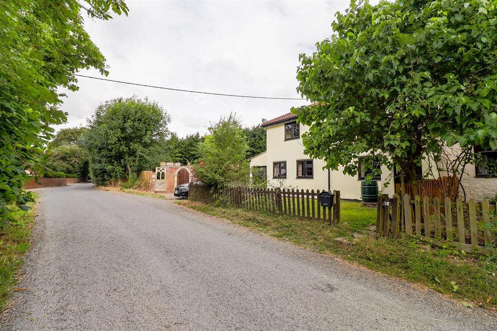 Sandon Lane, Buntingford SG9 3 bed semidetached house for sale £561,500