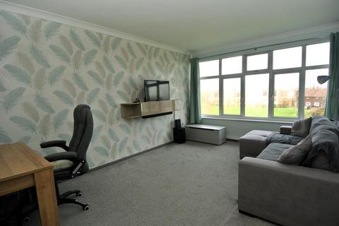 1 bedroom flat for sale, Hadrian Way, Staines-Upon-Thames TW19