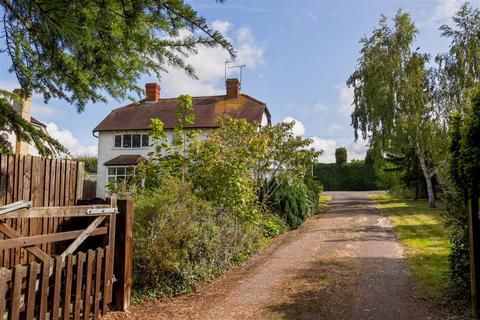 4 bedroom detached house for sale, London Road, Buntingford SG9