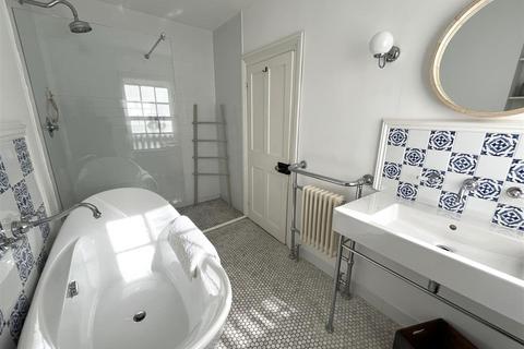 1 Browns Hill, Fowey, PL23 1BT