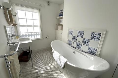 1 Browns Hill, Fowey, PL23 1BT