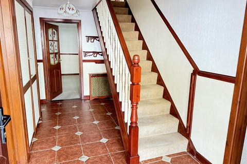 17 Penhaligon Way, St Austell, PL25 3AR