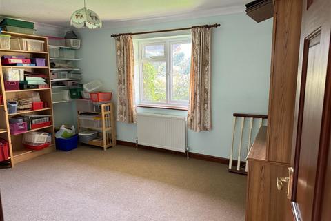 17 Penhaligon Way, St Austell, PL25 3AR