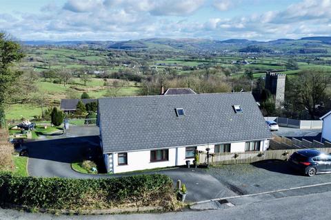 6 bedroom detached bungalow for sale, Brynawelon, Llanwenog