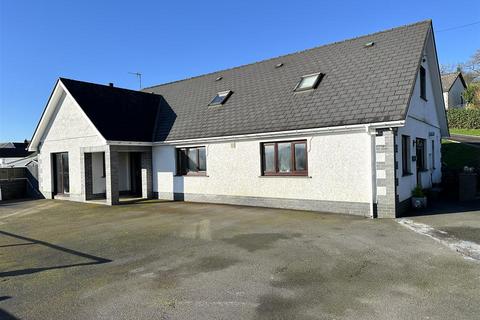 undefined, Brynawelon, Llanwenog