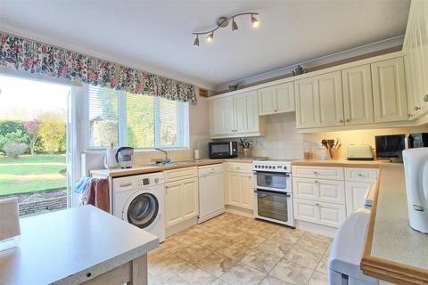 3 bedroom detached bungalow for sale - Buntingford SG9