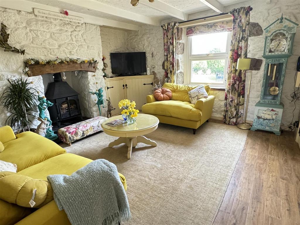 Trethurgy, St. Austell 4 bed detached house for sale £450,000