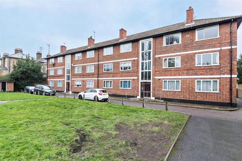 2 bedroom flat for sale, Beverley Road, Barnes, London, SW13