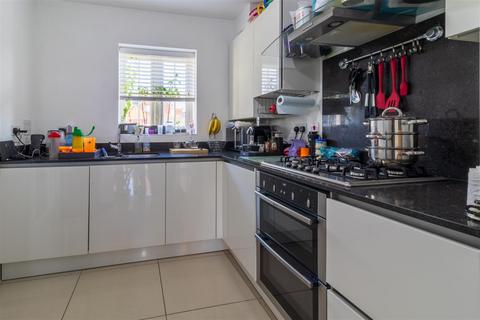 58 Dray Gardens, Buntingford, SG9 9GX