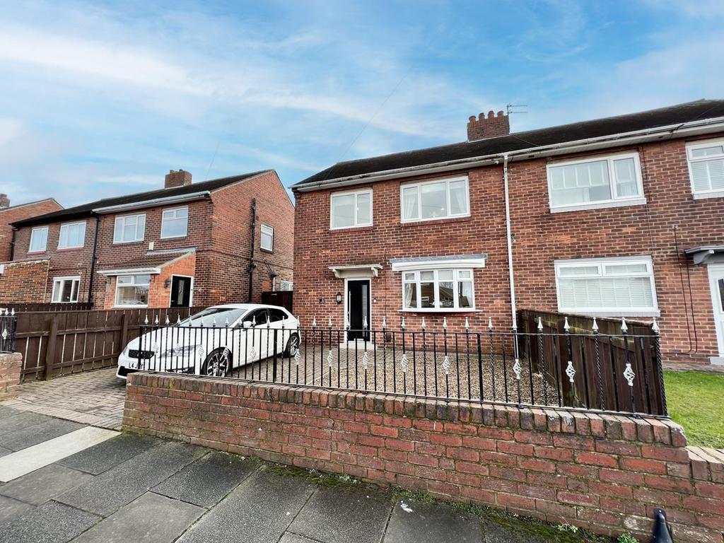 Elizabeth Drive, Newcastle Upon Tyne 3 bed semidetached house for sale