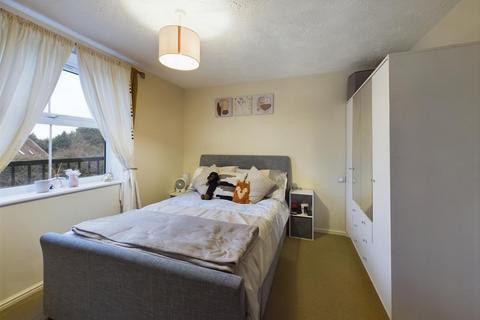 2 bedroom flat to rent - Hallen Close, Bristol BS16