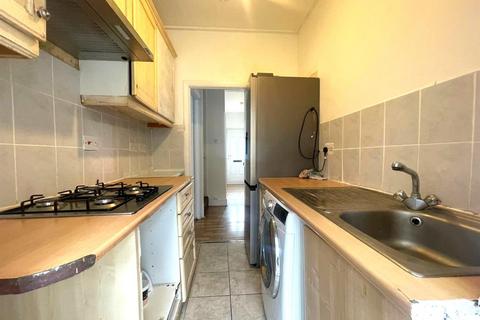 2 bedroom house to rent - Stokes Road, London