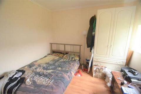 2 bedroom flat to rent, Laleham Avenue, Mill Hill, NW7