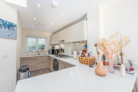4 bedroom semi-detached house for sale - Petty Croft, Chelmsford CM1